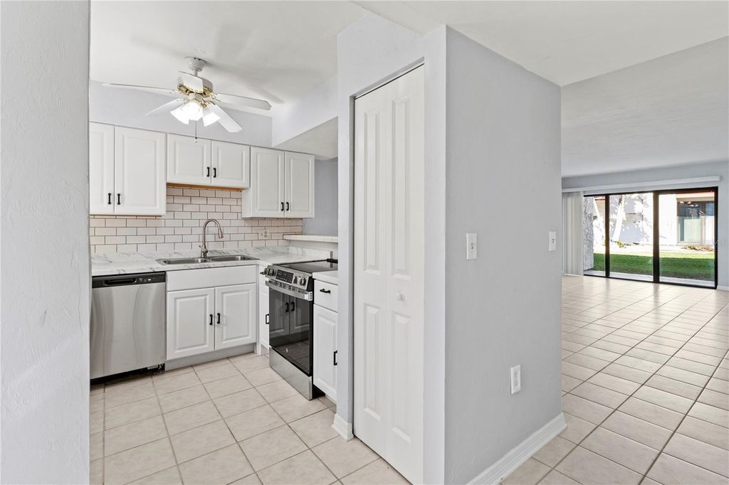 Image 27 of property listing at 1801 GULF DRIVE N 160, Bradenton Beach, FL 34217