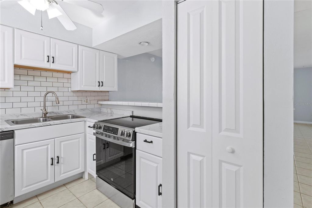 Image 30 of property listing at 1801 GULF DRIVE N 160, Bradenton Beach, FL 34217