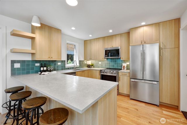 709 N 65th Street, Seattle, WA 98103