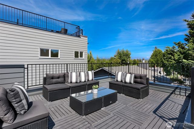 709 N 65th Street, Seattle, WA 98103