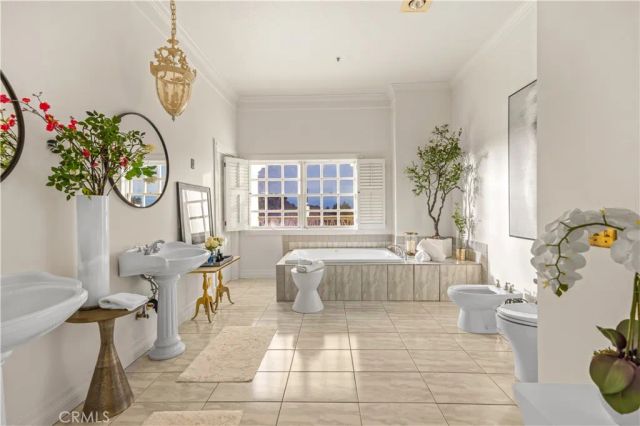 85 Crestview, Camarillo, CA 93010