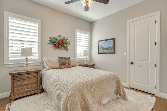 138 Calle Encino Lane, Millsap, TX 76066