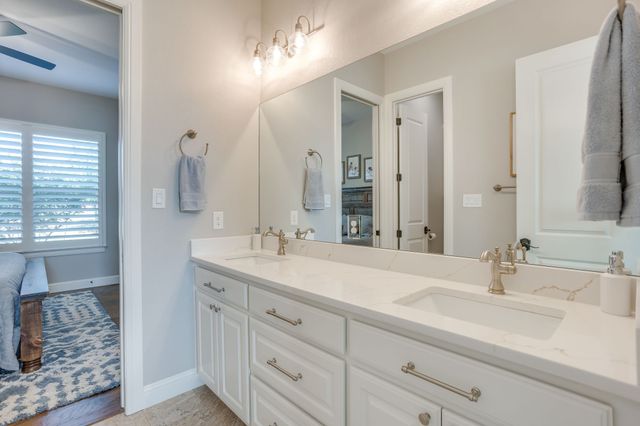 138 Calle Encino Lane, Millsap, TX 76066