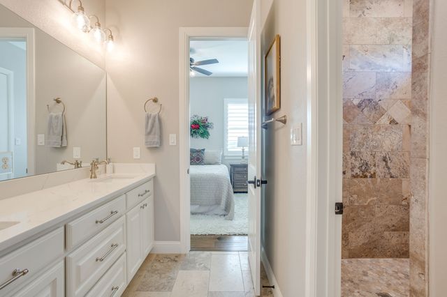 138 Calle Encino Lane, Millsap, TX 76066