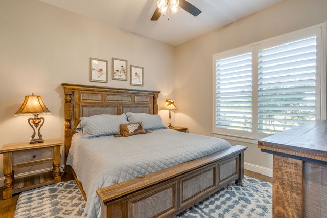 138 Calle Encino Lane, Millsap, TX 76066