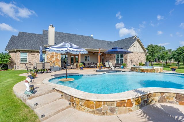138 Calle Encino Lane, Millsap, TX 76066
