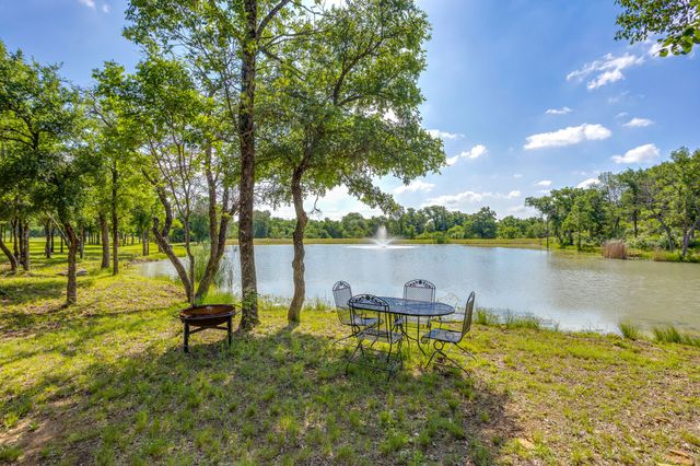 138 Calle Encino Lane, Millsap, TX 76066