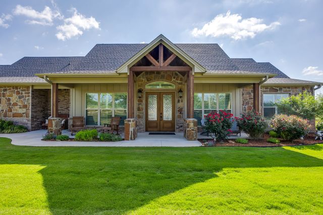 138 Calle Encino Lane, Millsap, TX 76066