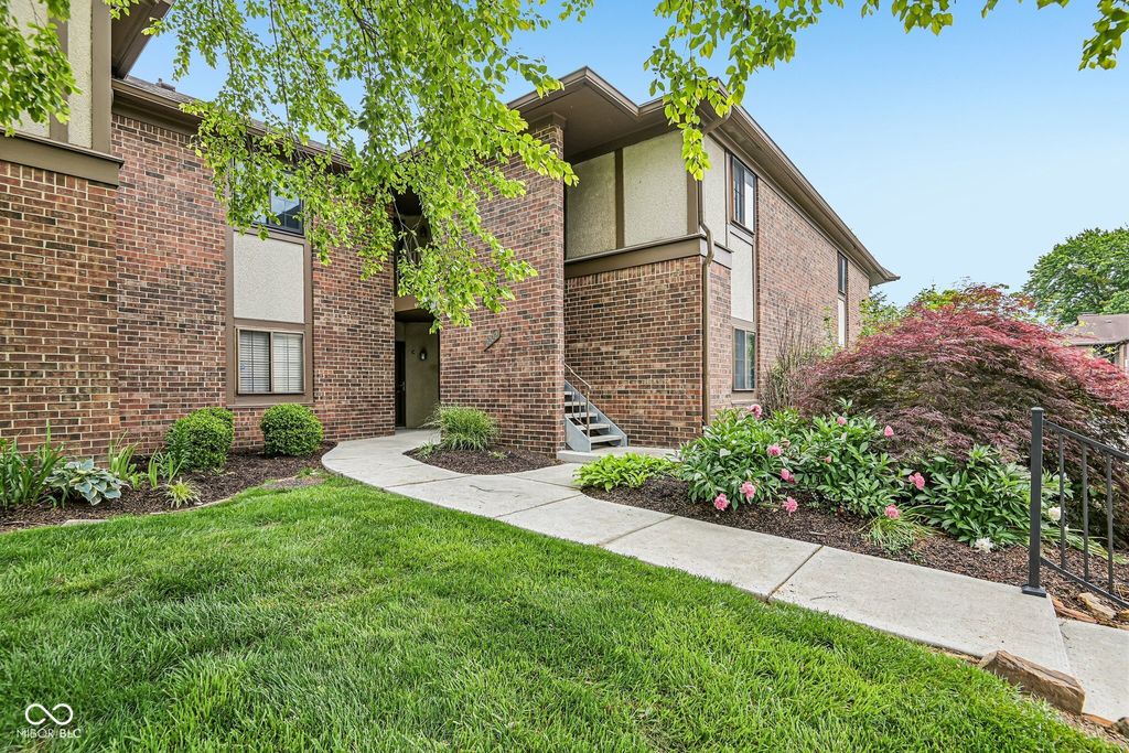 2222 Rome Drive B, Indianapolis, IN 46228