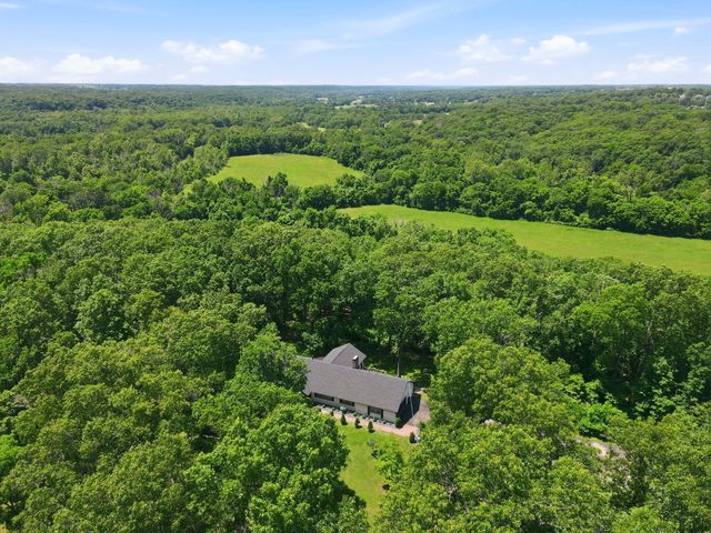 2352 S Valley View Lane, Springfield, MO 65809