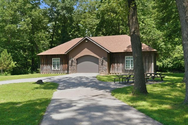 2352 S Valley View Lane, Springfield, MO 65809