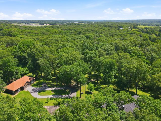 2352 S Valley View Lane, Springfield, MO 65809