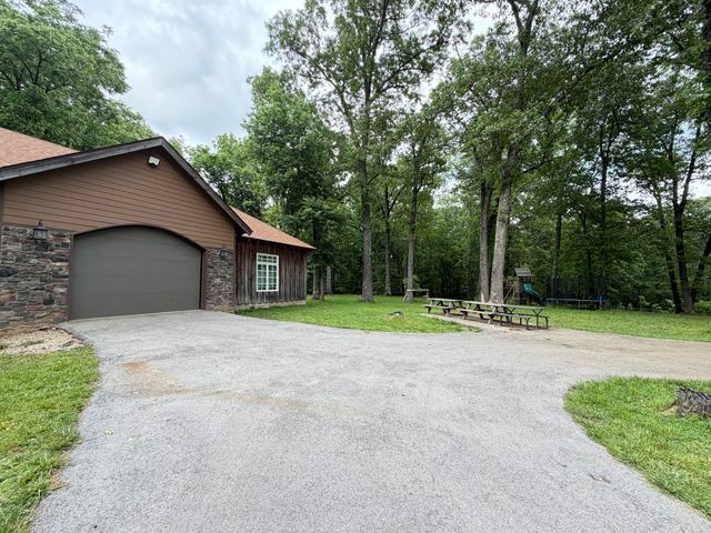2352 S Valley View Lane, Springfield, MO 65809