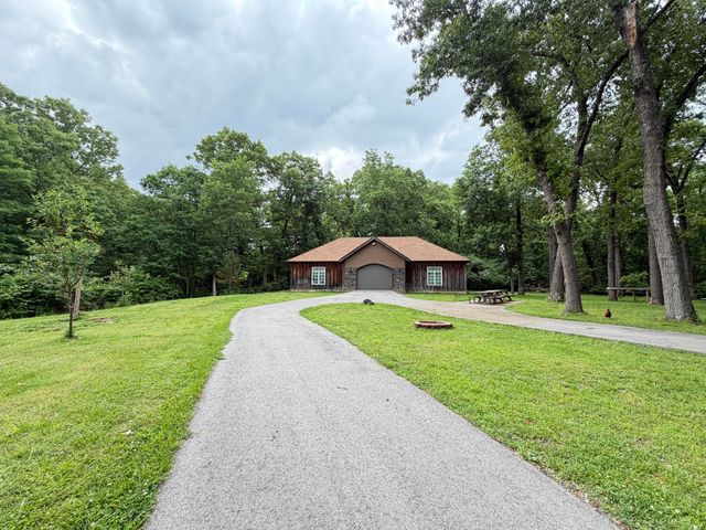 2352 S Valley View Lane, Springfield, MO 65809