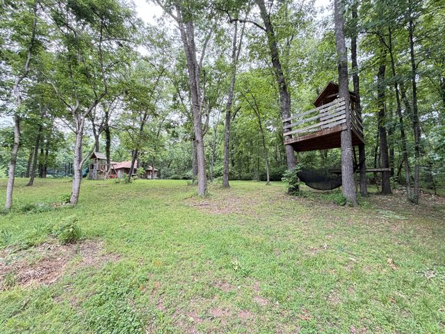 2352 S Valley View Lane, Springfield, MO 65809