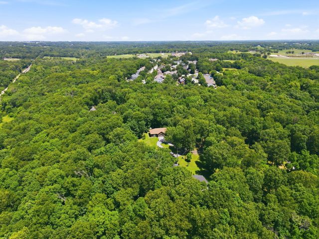 2352 S Valley View Lane, Springfield, MO 65809