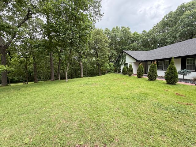2352 S Valley View Lane, Springfield, MO 65809