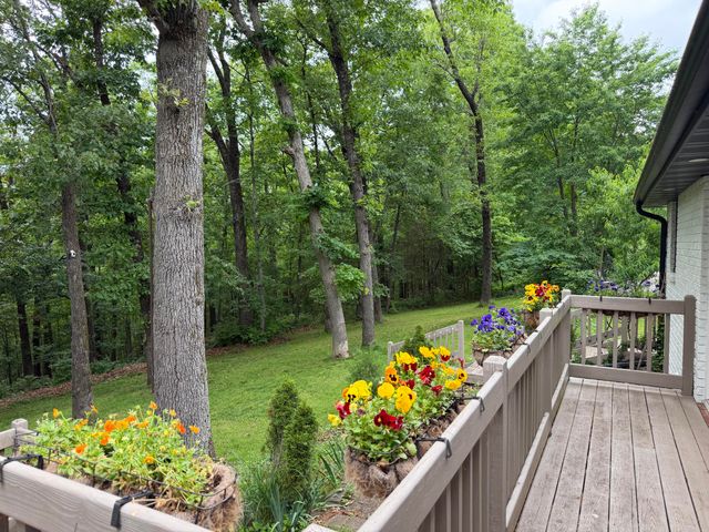2352 S Valley View Lane, Springfield, MO 65809