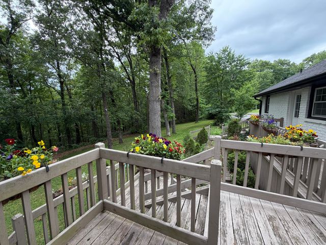 2352 S Valley View Lane, Springfield, MO 65809