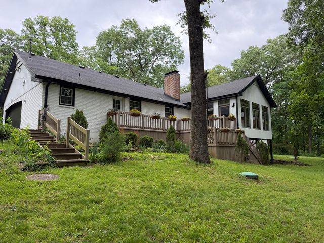 2352 S Valley View Lane, Springfield, MO 65809