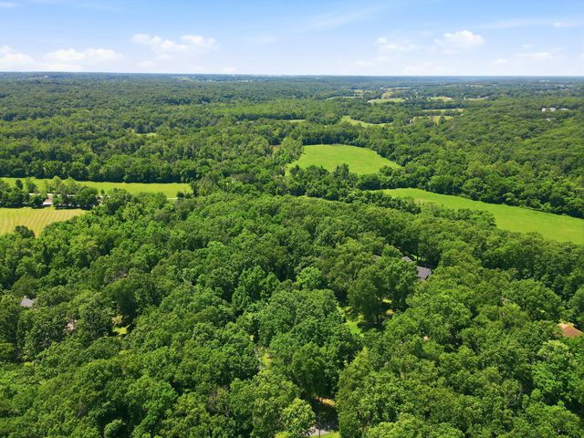2352 S Valley View Lane, Springfield, MO 65809