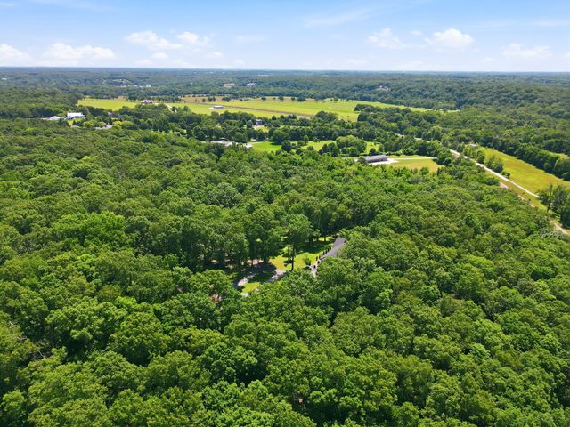 2352 S Valley View Lane, Springfield, MO 65809