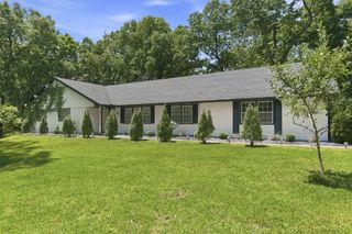 2352 S Valley View Lane, Springfield, MO 65809