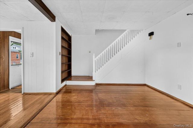 15 Depan Avenue, Floral Park, NY 11001