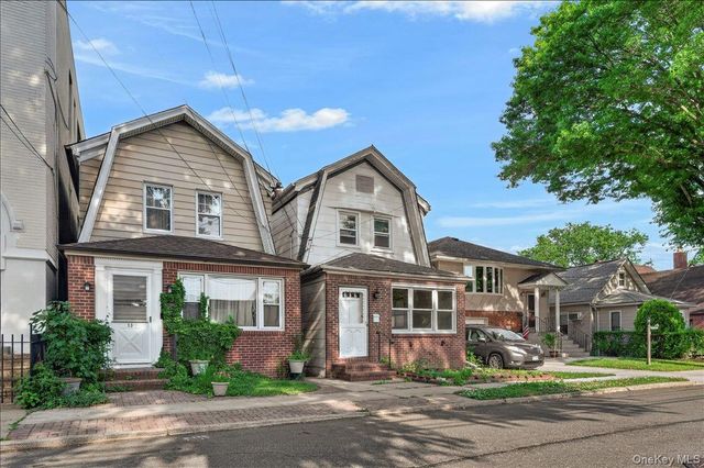 15 Depan Avenue, Floral Park, NY 11001