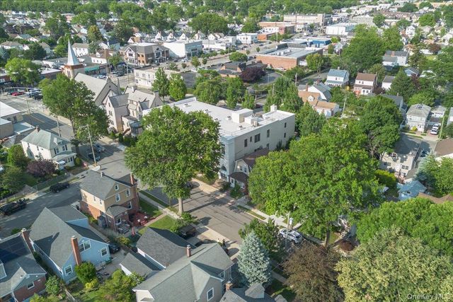 15 Depan Avenue, Floral Park, NY 11001