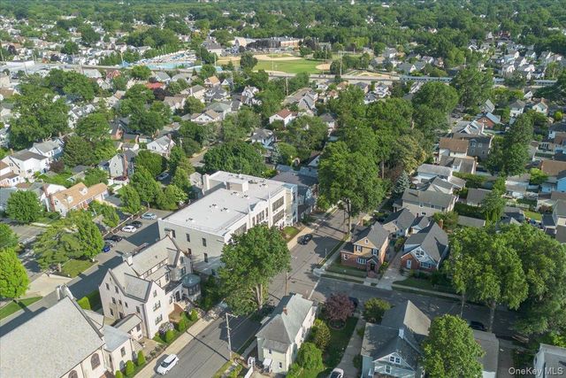 15 Depan Avenue, Floral Park, NY 11001