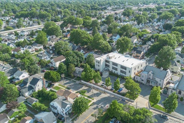 15 Depan Avenue, Floral Park, NY 11001