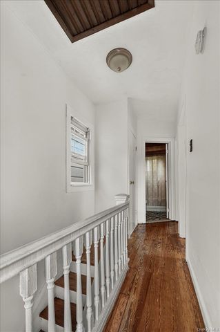 15 Depan Avenue, Floral Park, NY 11001