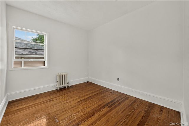 15 Depan Avenue, Floral Park, NY 11001