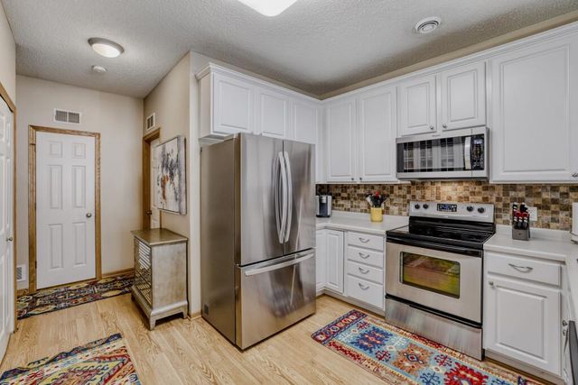 6689 Pine Crest Trail S, Cottage Grove, MN 55016