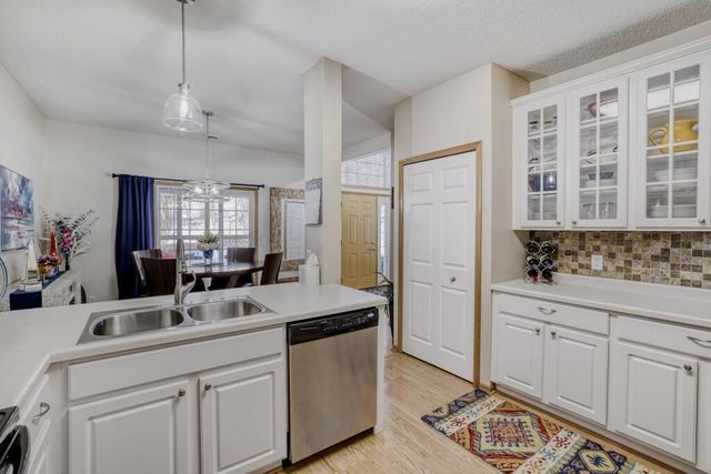 6689 Pine Crest Trail S, Cottage Grove, MN 55016