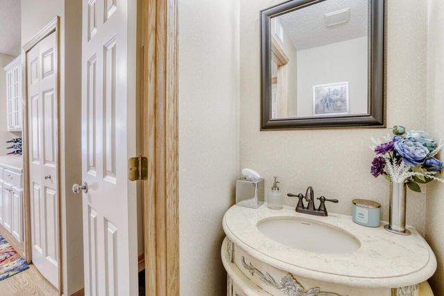 6689 Pine Crest Trail S, Cottage Grove, MN 55016