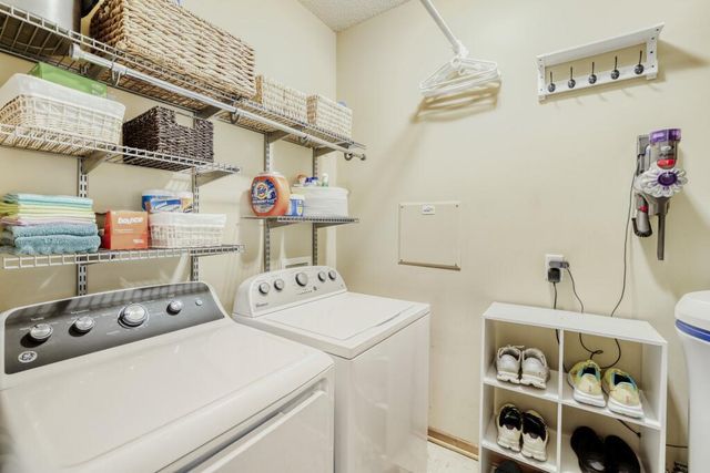 6689 Pine Crest Trail S, Cottage Grove, MN 55016