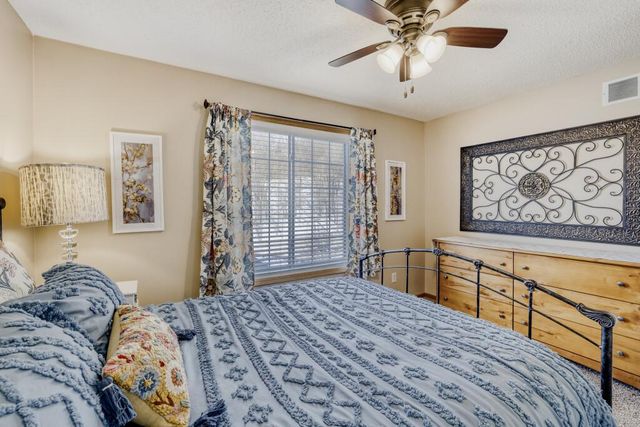 6689 Pine Crest Trail S, Cottage Grove, MN 55016