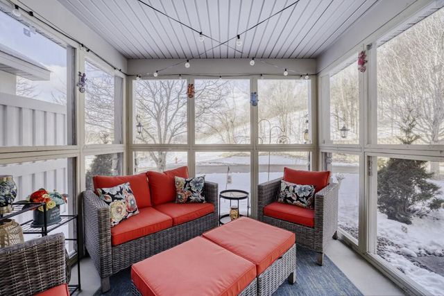 6689 Pine Crest Trail S, Cottage Grove, MN 55016