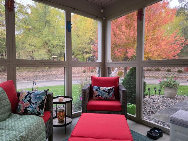 6689 Pine Crest Trail S, Cottage Grove, MN 55016