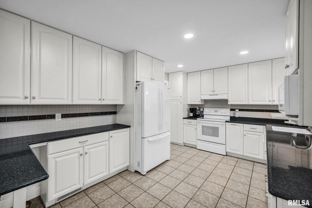 1020 E MADISON Street, Morton, IL 61550