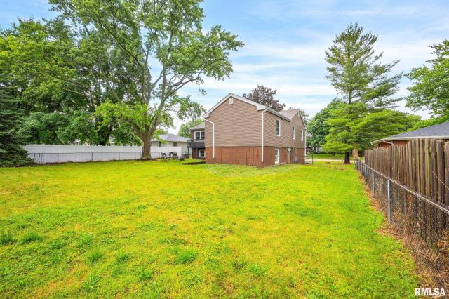 1020 E MADISON Street, Morton, IL 61550