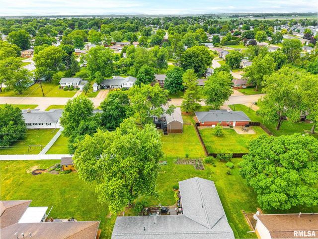 1020 E MADISON Street, Morton, IL 61550