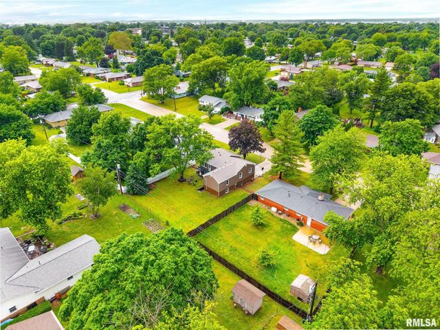 1020 E MADISON Street, Morton, IL 61550