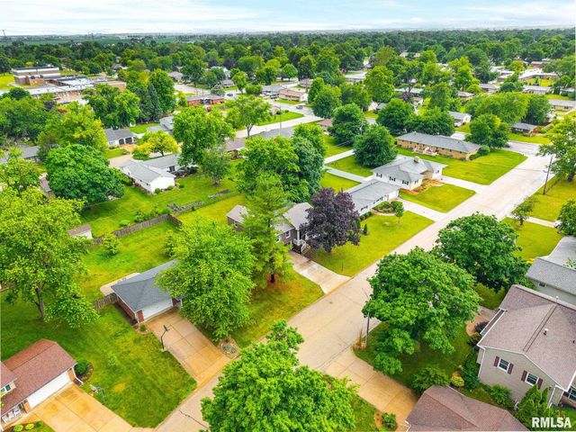 1020 E MADISON Street, Morton, IL 61550