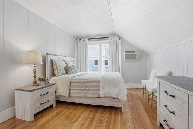 43 Tampa St, Worcester, MA 01604