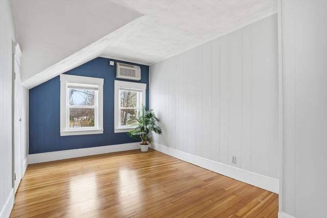 43 Tampa St, Worcester, MA 01604