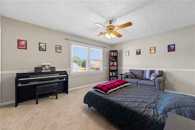 53 Dawn LN, Hampton, VA 23666