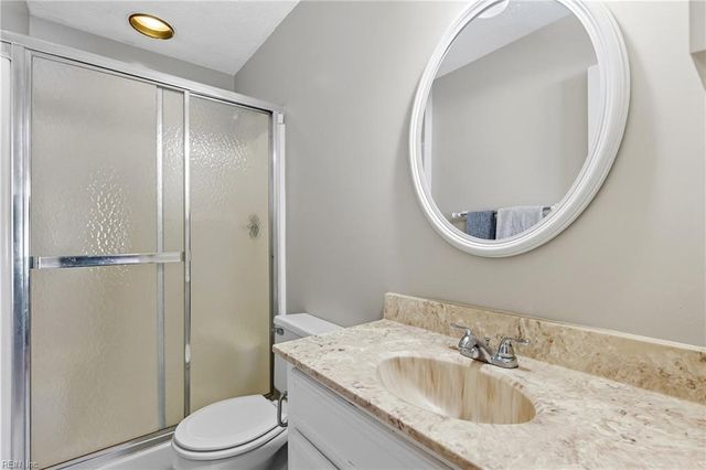 53 Dawn LN, Hampton, VA 23666